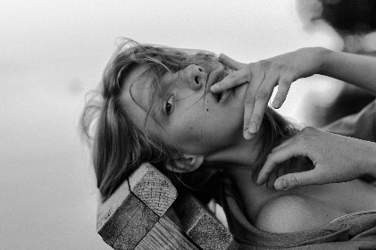 无人区手机免费观看高清完整版:畅享无广告高清观影体验,尽在掌中! 无人区手机免费观看高清完整版:畅享无广告高清观影体验,尽在掌中!